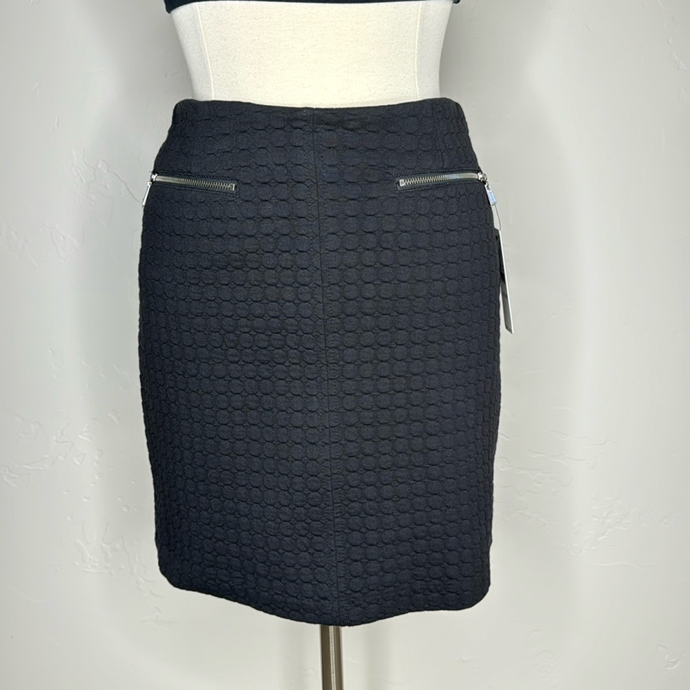 NWT Laundry by Shelli Segal Black textured Skirt Size 6